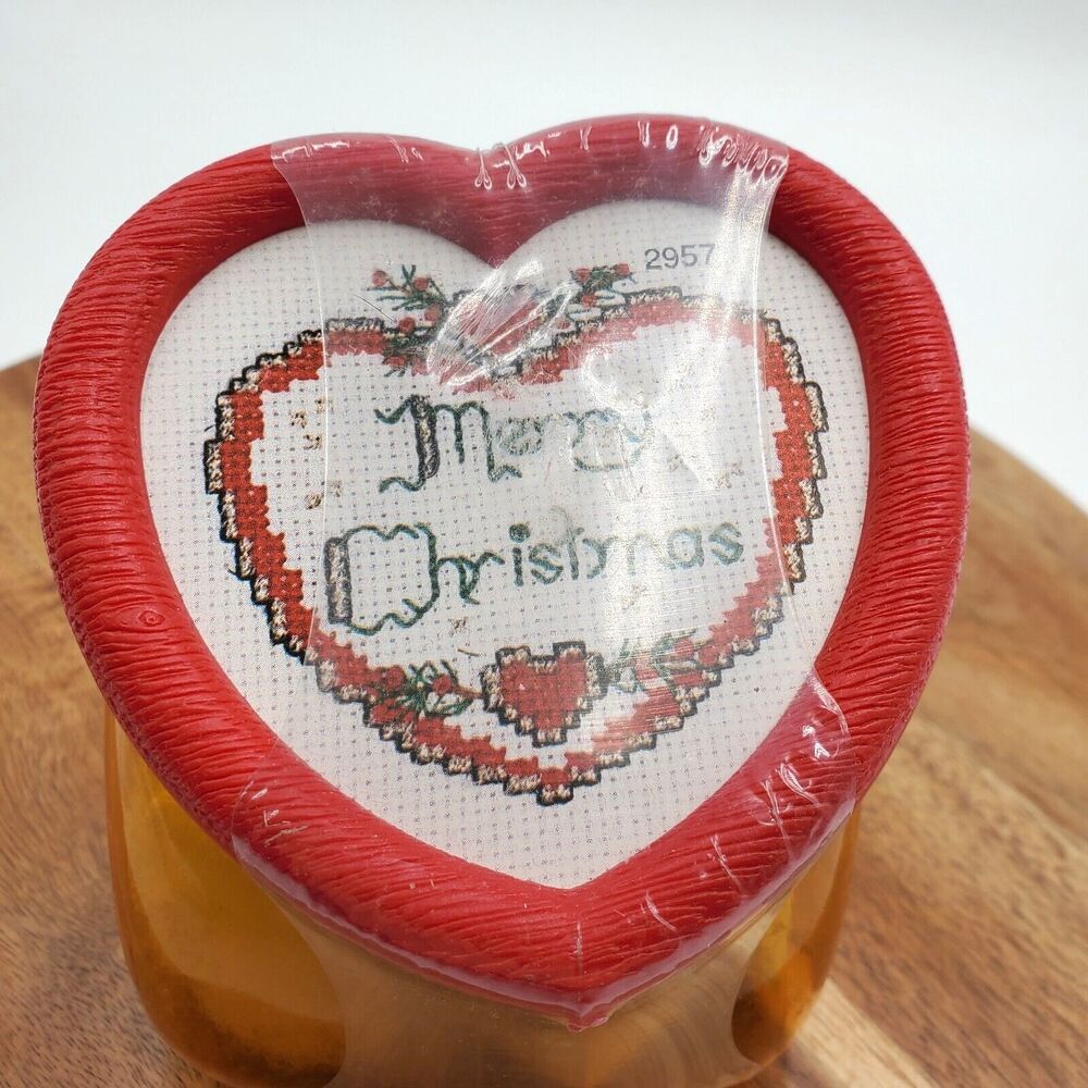 Vintage Cross Stitch Kit Merry Christmas Heart Shaped Plastic Jar 2957 New